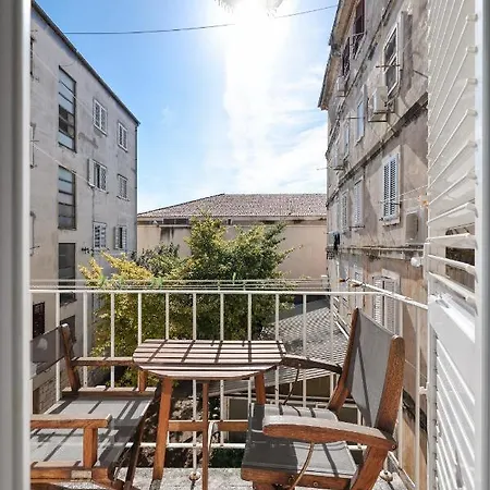 לינה וארוחת בוקר Zaratino